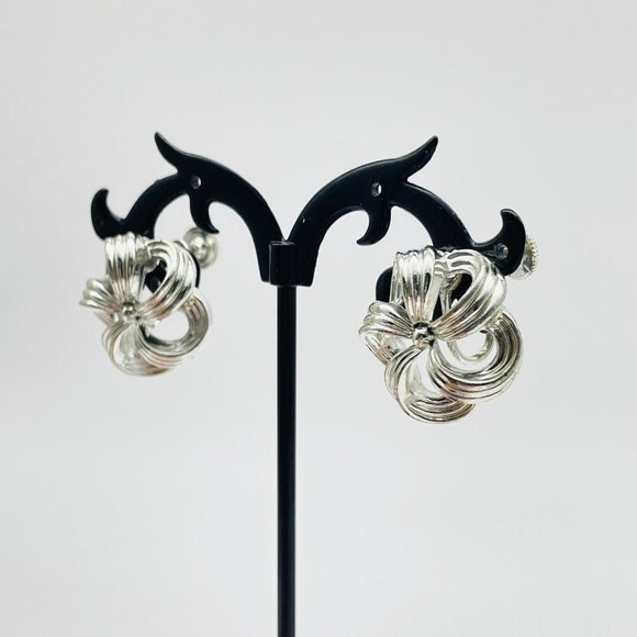 LISNER Floral Ribbon Earrings Screwback Silver Tone Classic Career Cosplay LARP - Picture 6 of 10